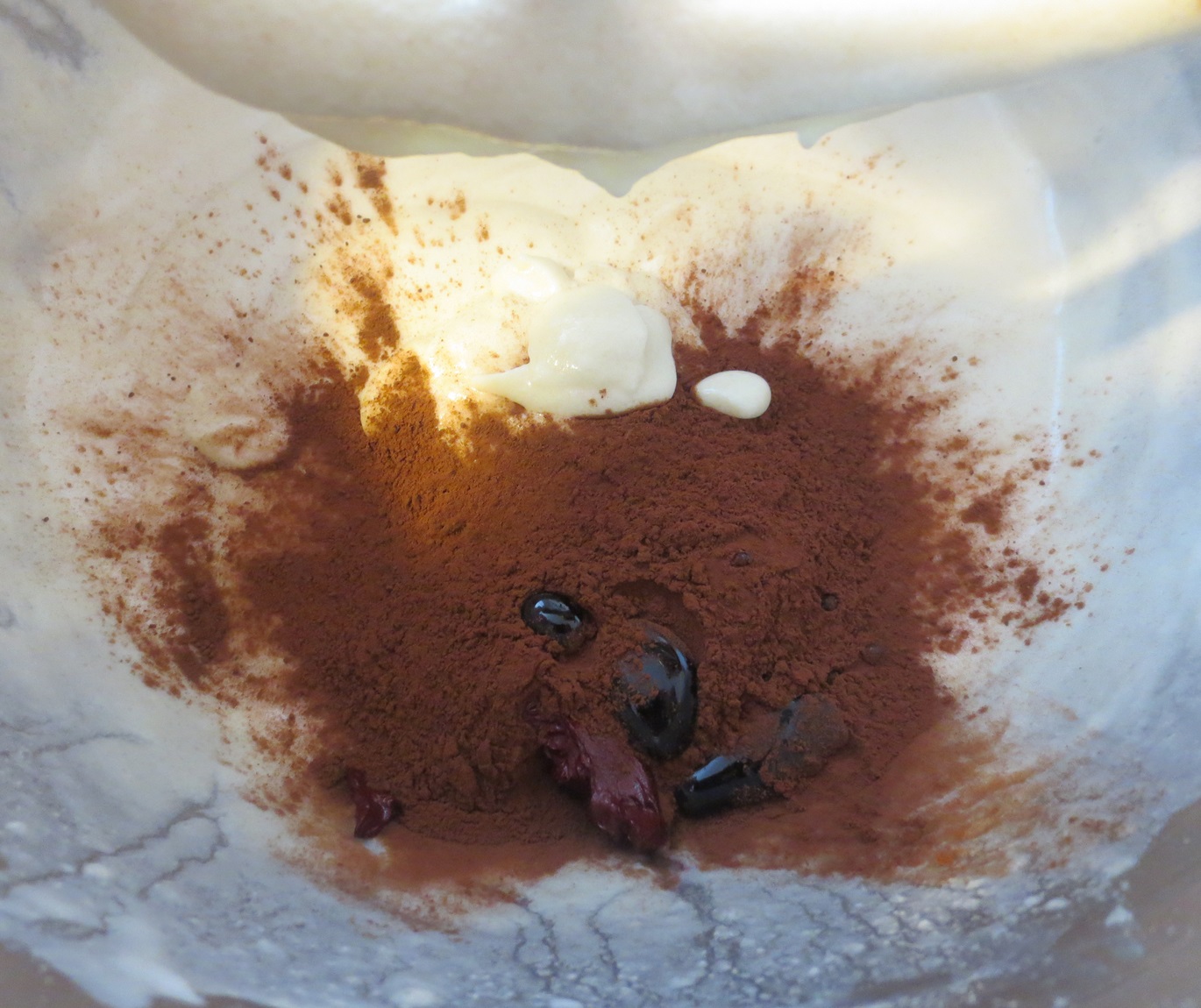 Cacao, vainilla y colorante rojo. Aroma de chocolate. Mini cake red velvet San Fermin
