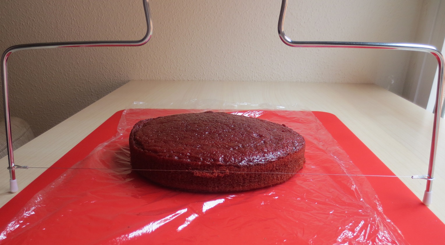 Nivelando los bizcochos. Aroma de chocolate. Mini cake red velvet San Fermin