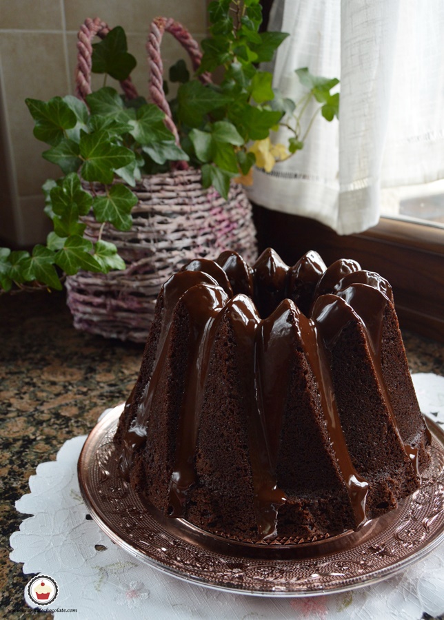 Bundt cake de chocolate y calabacín. Aroma de chocolate