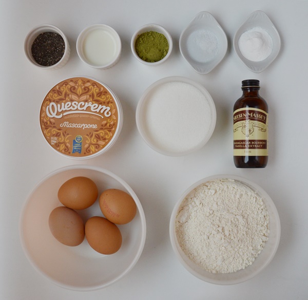 Ingredientes bizcocho de mascarpone, té macha y chía. Aroma de chocolate