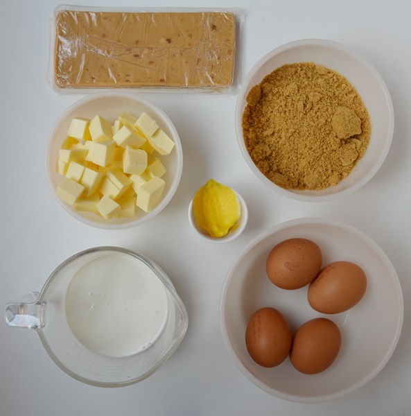 Ingredientes bundt cake marmolado de turrón de Jijona. Aroma de chocolate