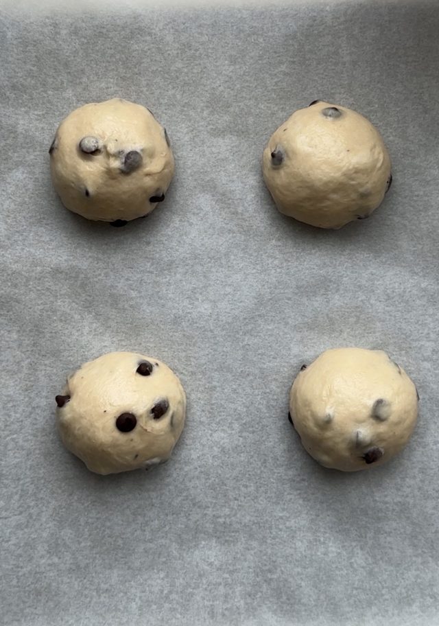 BOLLITOS CON PEPITAS DE CHOCOLATE. AROMA DE CHOCOLATE