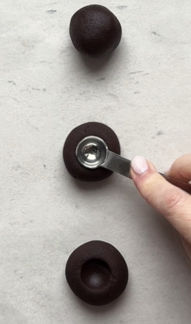 CHOCOLATE THUMBPRINT COOKIES. AROMA DE CHOCOLATE