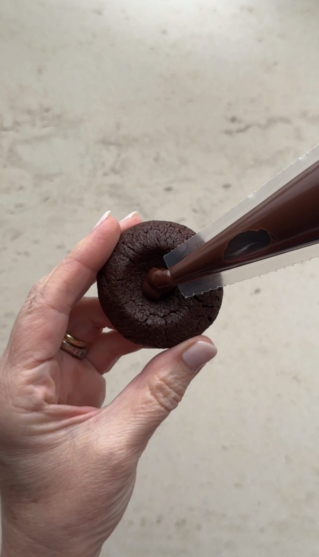 CHOCOLATE THUMBPRINT COOKIES. AROMA DE CHOCOLATE