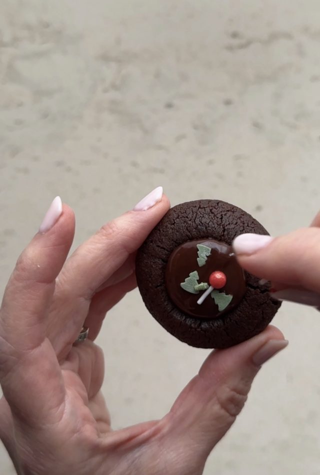 CHOCOLATE THUMBPRINT COOKIES. AROMA DE CHOCOLATE