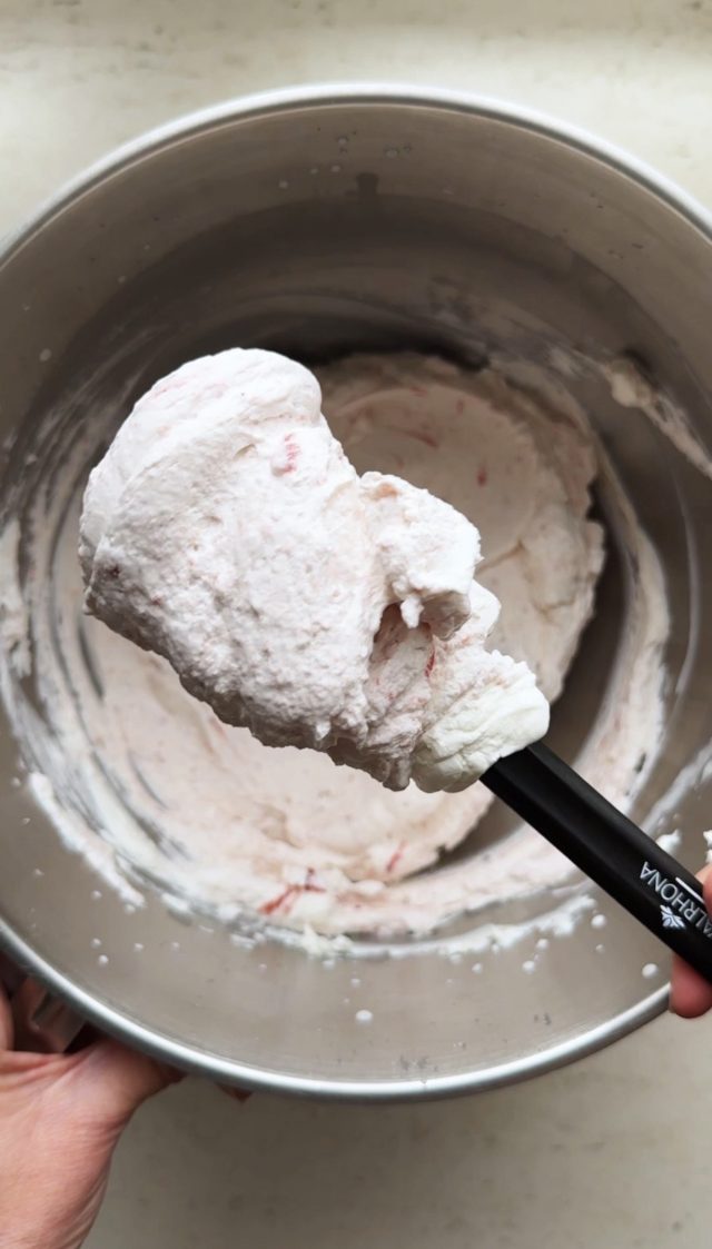 TIRAMISU DE FRESAS CON NATA.AROMA DE CHOCOLATE