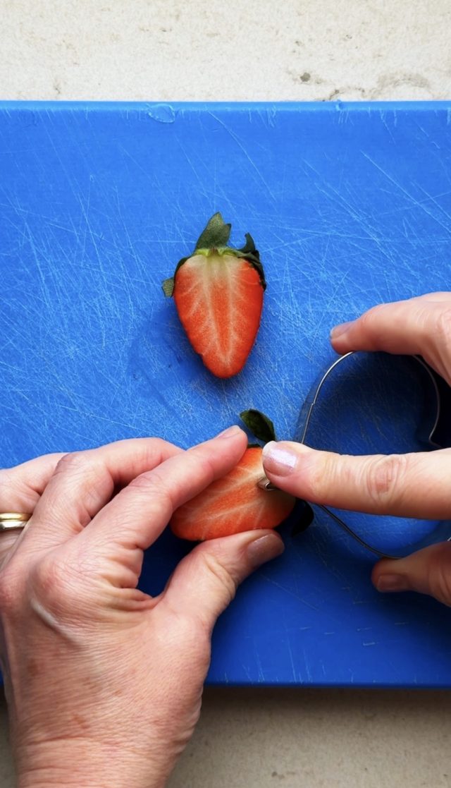 TIRAMISU DE FRESAS CON NATA.AROMA DE CHOCOLATE