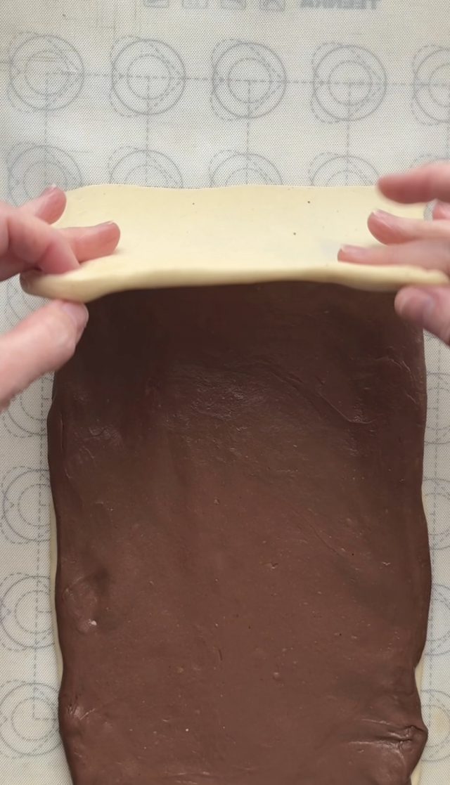 PAN DE MOLDE MARMOLADO. AROMA DE CHOCOLATE